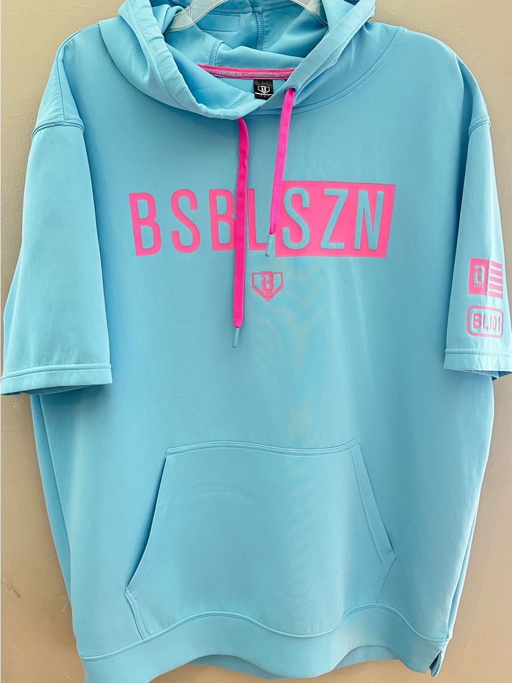 Baseball lifestyle 101 hooded t-shirt Size Large light blue with pink logo - Picture 2 of 9
